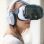 Frau mit VR-Brille