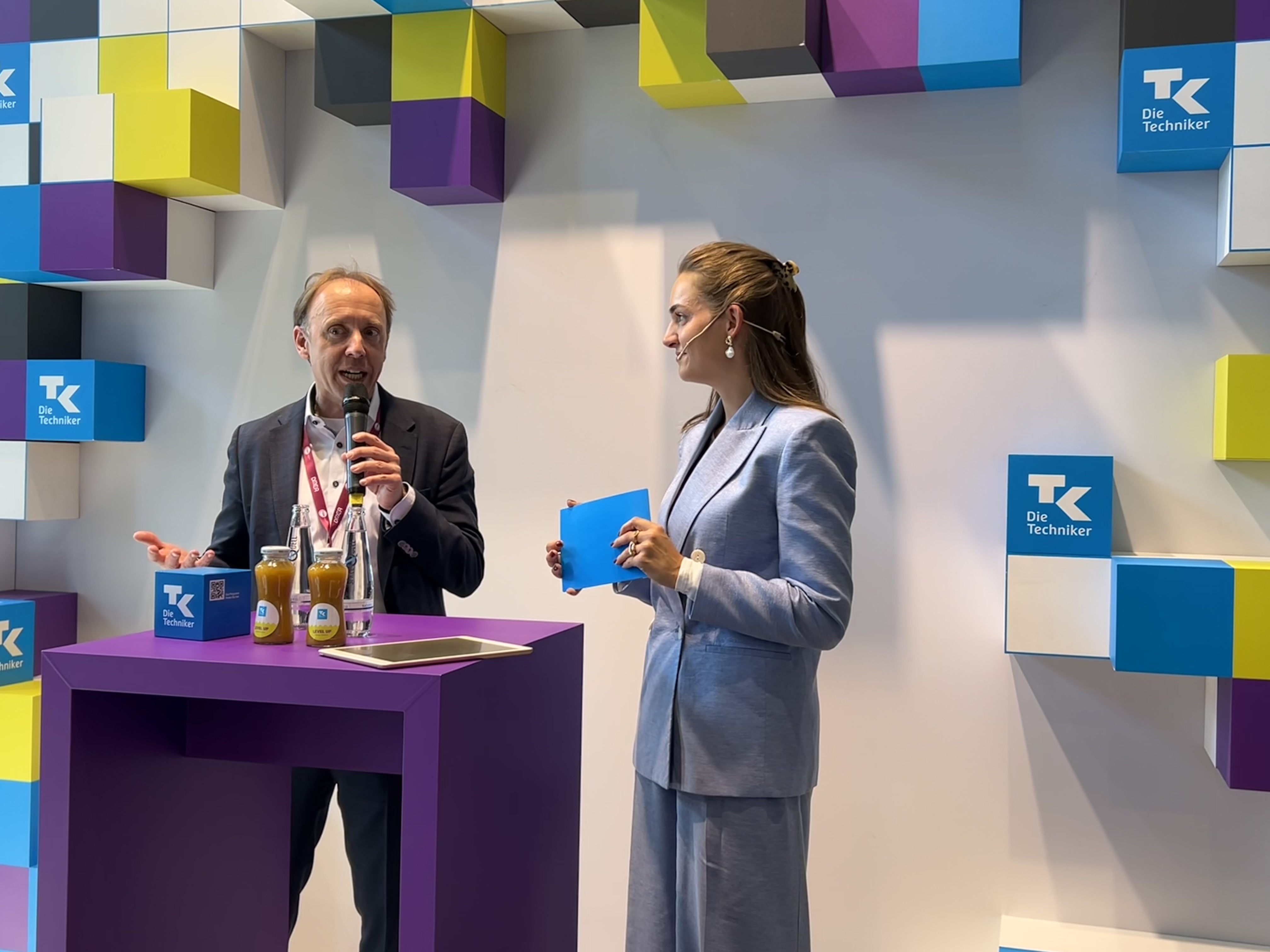 Daniel Cardinal, Leiter der TK-Geschäftsbereichs Innovation und ambulante Versorgung, sprach am TK-Stand über Wege in die medizinische Versorgung 