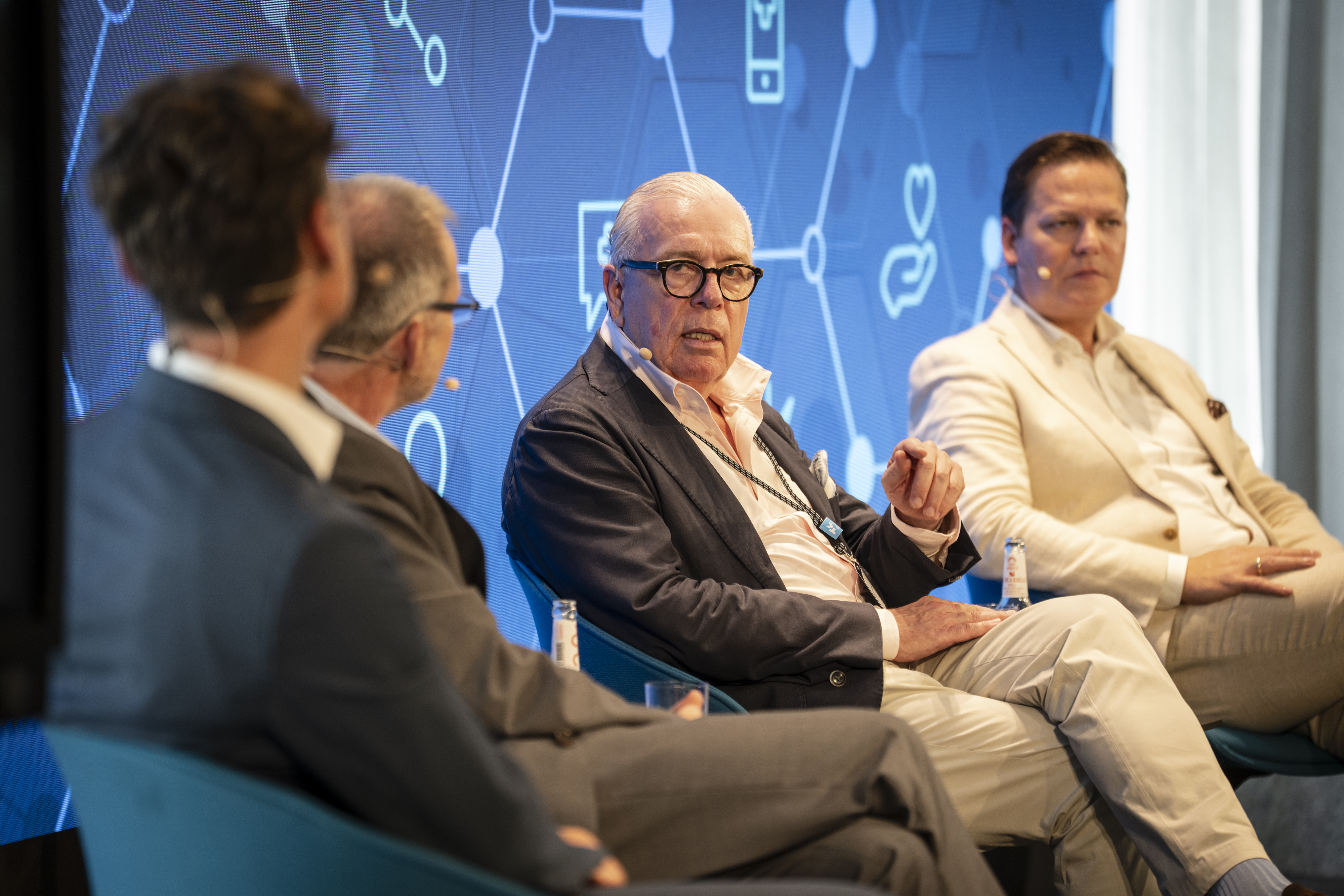 Prof. Dr. Jonas Schreyögg, Dr. Jens Baas, Dr. Klaus Reinhardt und Tino Sorge, MdB im Gespräch