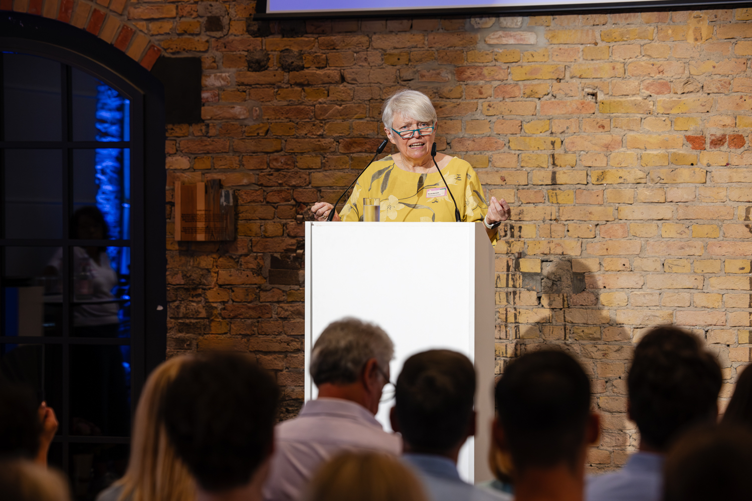 Die stv. Bundeswahlbeauftragte für die Sozialversicherungswahlen Doris Barnett eröffnet die Zukunftswerkstatt am 29. Juni in Berlin. ©sympathiefilm/Kathrin Heller